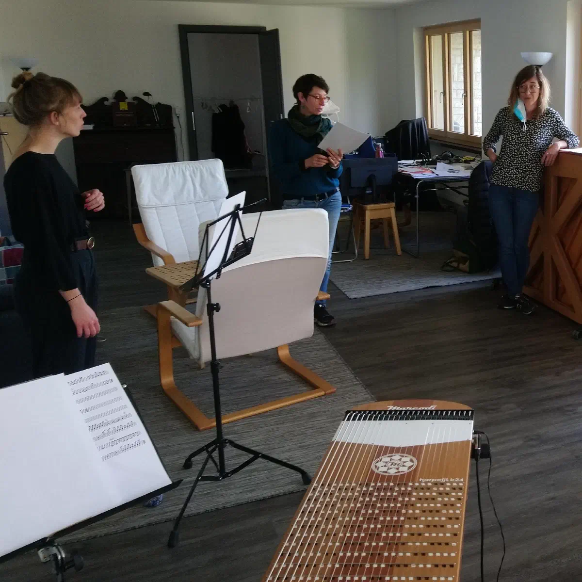 Chanteuses et harpejji